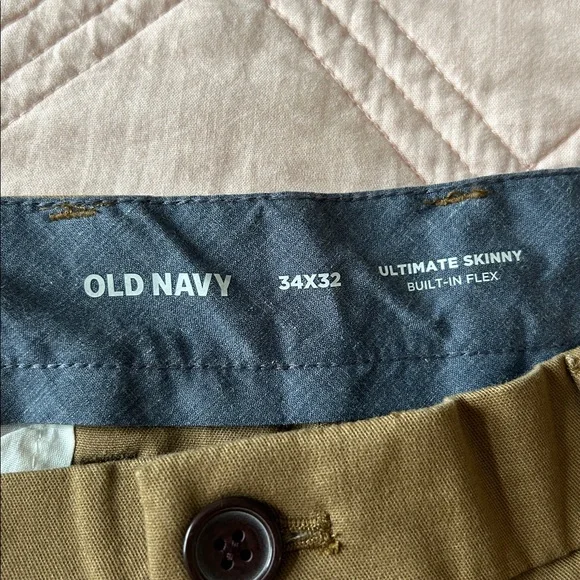 ❤️NWOT Old Navy Ultimate Skinny Khaki Pants (size 34 X 32) - Picture 8 of 9